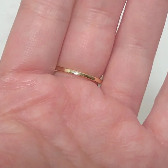 Elegant Gold Opal Ring with Diamond Accents - Picture 5 of 14